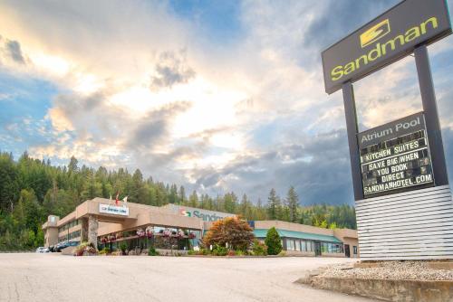 . Sandman Hotel Castlegar