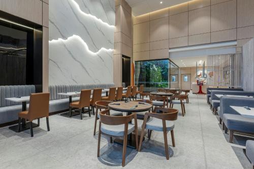 642688516 AC Hotel San Jose Airport Belen