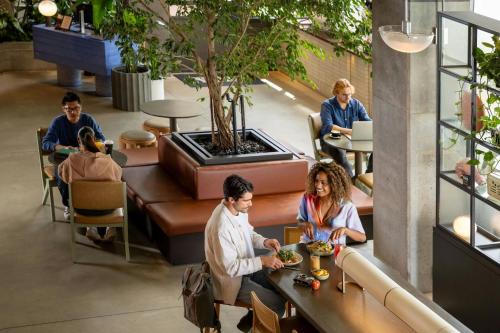 Moxy Sydney Airport - image 5