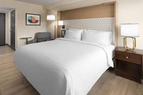 Quality Inn West End - image 6
