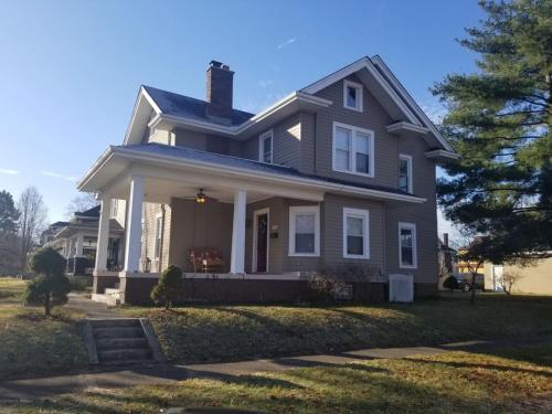 Middletown Centenarian 4 Bed 2 Bath Sleeps 12 - image 6