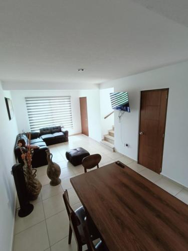 Excelente Casa Familiar con Alberca in Lomas de Jiutepec