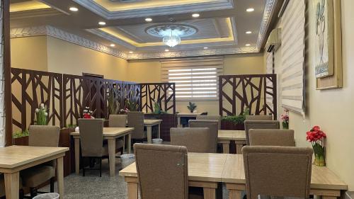 مطعم, Ishraqat Al Saad Hotel فندق اشراقه السعد in تبوك