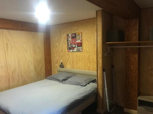 1 queen bed