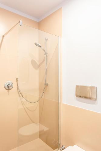 Milan City Chic - image 9