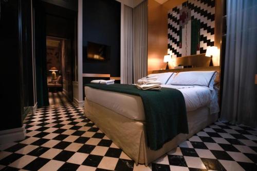 Pantheon Balcony Morgana Suite - image 8