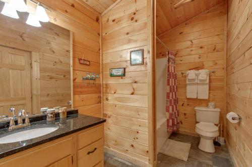 Mountain Dreams 4 Bedrooms Sleeps 11 Pool Access Game Room Hot Tub - image 2