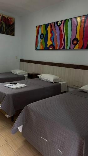 3 twin beds
