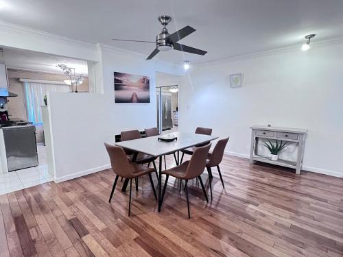 Comoditats, Modern and spacious 4 B/R + 2 bath house in Nova York (NY)