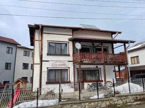 Mama Emiliya Guest House