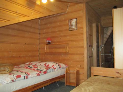2 bedrooms, 4 beds