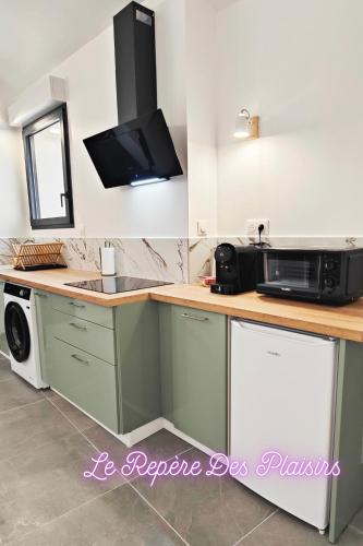 Maisons Plaisir & Pulsion Spa Sauna Privé (Maisons Plaisir & Pulsion Spa Sauna Prive) in Алош