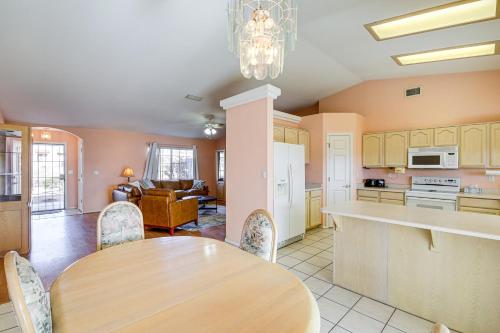 Hike, Boat, Golf and Unwind Lake Havasu City Home! in Lake Havasu City