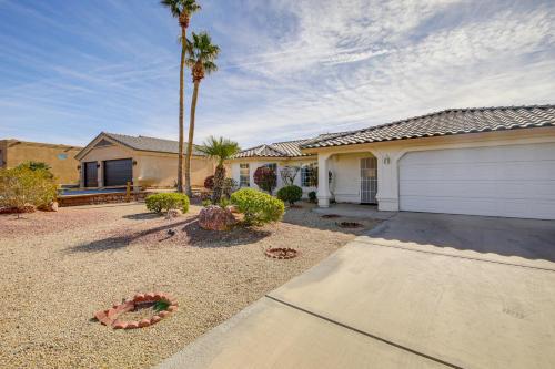 Hike, Boat, Golf and Unwind Lake Havasu City Home! in Lake Havasu City