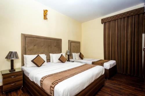 Standard Double Room image 4