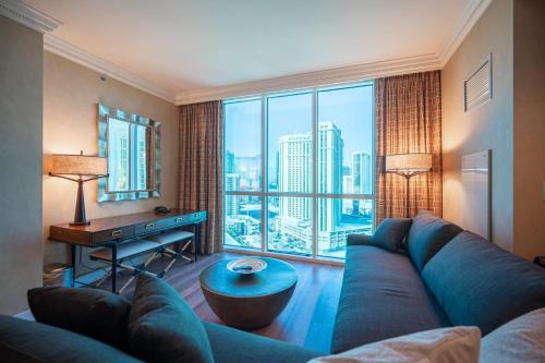 No Resort Fee Strip View Suite + Free Valet + Pool, Лас-Вегас (фото 5)