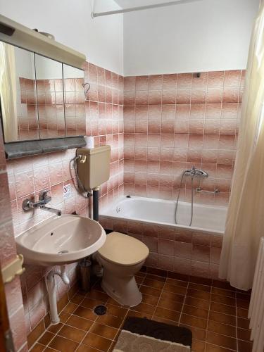 Mama Emiliya Guest House