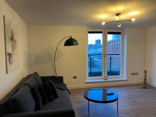 2 Bedroom Top Floor City View, Birmingham (foto 8)