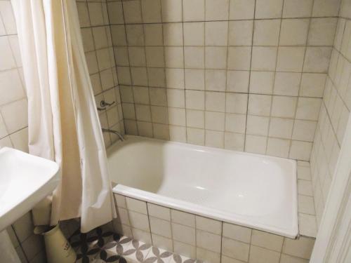 One-Bedroom Apartment image 10