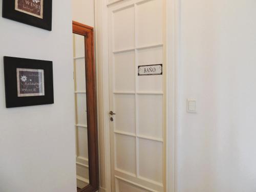One-Bedroom Apartment image 5