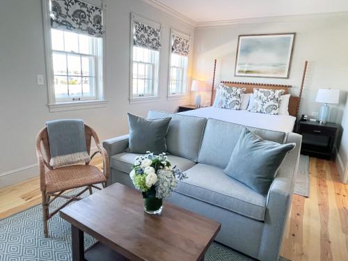 Nantucket Resort Collection Room Type - Veranda House - Harborview King Balcony ADA