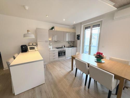 Casa Ploy - Bright and modern, between the beach and the city center, Pescara (foto 7)
