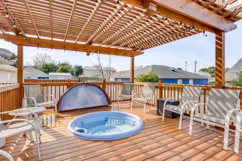 Pet-Friendly PCB Home with Hot Tub, Near Beaches!