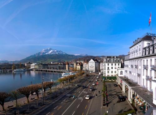 Hotel Schweizerhof Luzern - image 4
