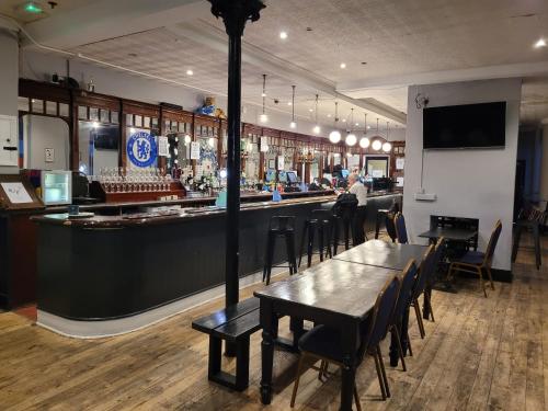 room detail thumbnail 2