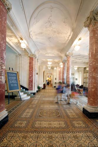 Hotel Schweizerhof Luzern - image 5