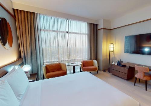 room detail thumbnail 1