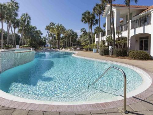 Beach Beauty 4 bed 3 bath home 5 min walk to beach in gated community near Crab Trap