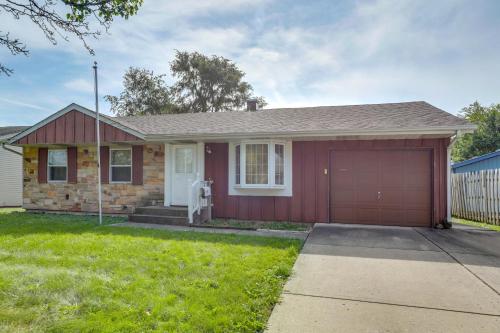 Glendale Heights Home with Office and Backyard! in Glendale Heights, USA