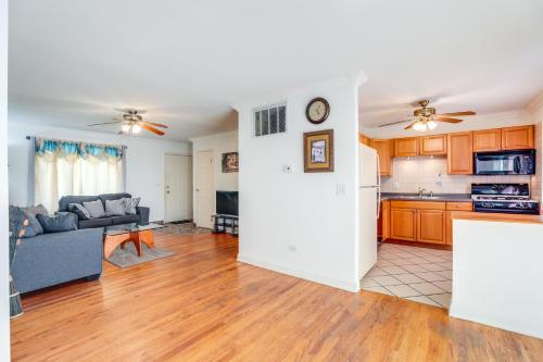 Glendale Heights Home with Office and Backyard! in Glendale Heights, USA