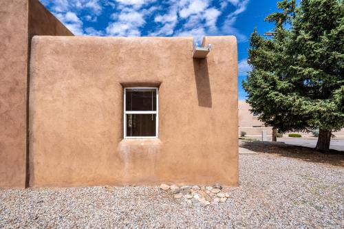 Casa Columbia, 1 Bedroom, Near Plaza, Centrally Located, Wi-Fi, Sleeps 2 in Santa Fe, USA