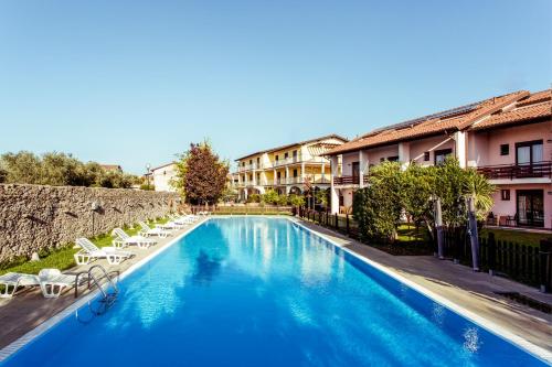 Swimming pool, Hotel Splendid Sole in Manerba del Garda
