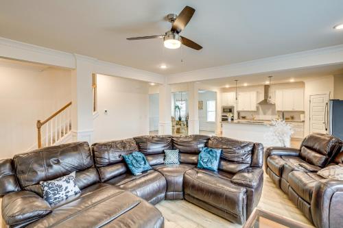 15 Mi to Dtwn Huntsville: Newly Built Home!