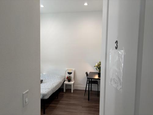 The Blue Hostel - Private Room With Private Bath - USC - DTLA - BMO Stadium - LA OLYMPIC - STAPLES CENTER, Los Angeles (fotografie 10)