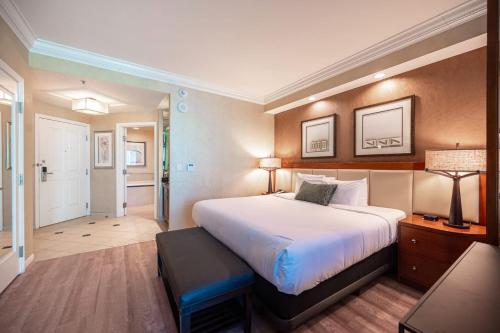 No Resort Fee Strip View Suite + Free Valet + Pool, Las Vegas (foto 7)
