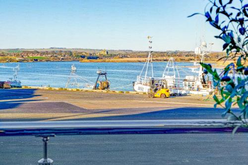Estuary Point - unique sea views, Amble (fotografie 9)