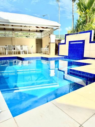 Luxury House on Clifton Beach with Heated Saltwater Swimming Pool – khách sạn tại Clifton Beach