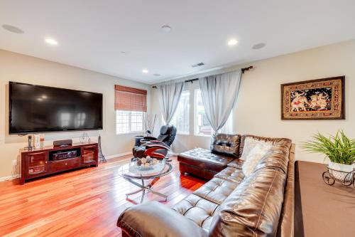 Shady Trails Fontana Home with Loft and Patio in Fontana, USA