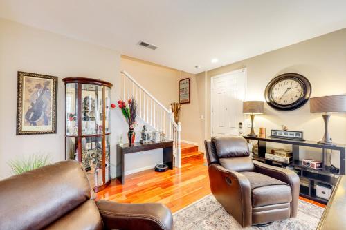 Shady Trails Fontana Home with Loft and Patio in Fontana, USA