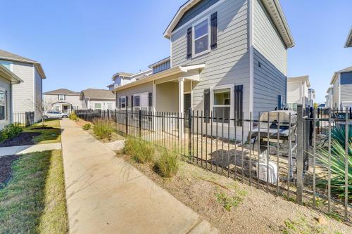 8 Mi to Lackland AFB: Pet-Friendly Home w/ Yard! in Atascosa