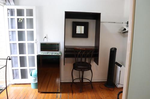 Deluxe Room image 3