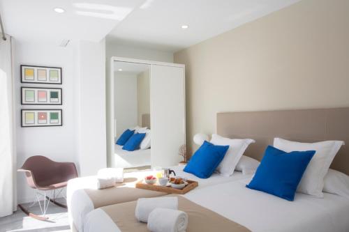 SingularStays Mercado Central