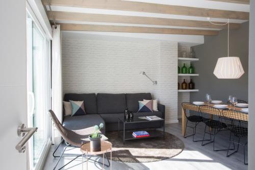 SingularStays Mercado Central