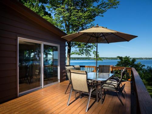 White O'Morn in Owasco (NY)