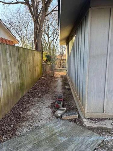 Boswell Bungalow-Large Yard-Pets-Wifi - image 5