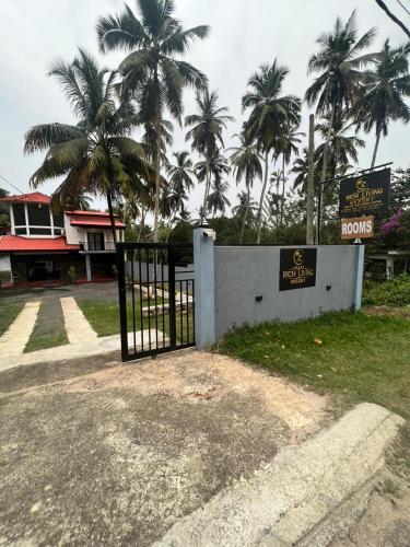 Double Room with Balcony image 6